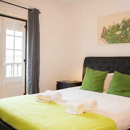 Stylish T3 Castle View, Rossio Apartment *